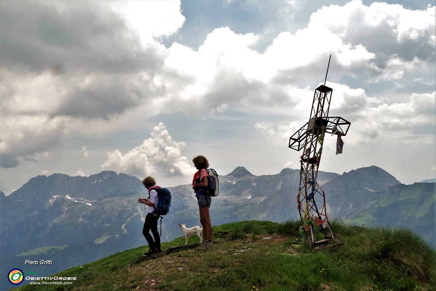 57 Scendiamo verso il Passo di Sasna.JPG